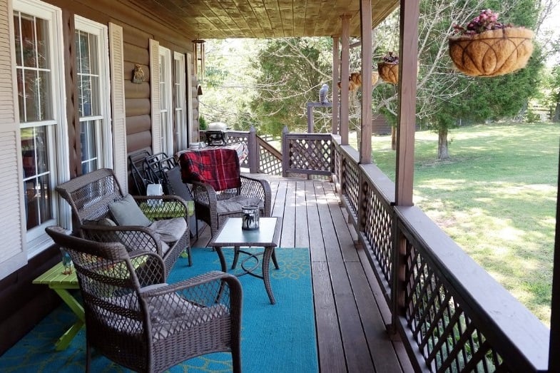 difference between porch and patio