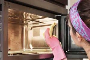 Read more about the article Best Way to Clean a Microwave – 5 Easy Steps