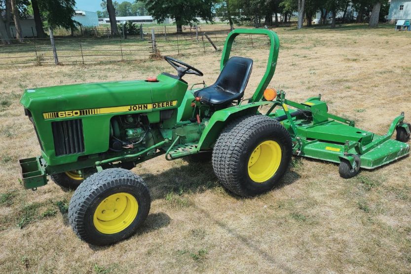 John Deere 650