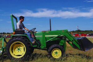 Read more about the article John Deere 790 Specs and Review
