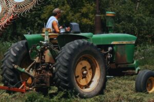 Read more about the article John Deere 4020 Specs and Review
